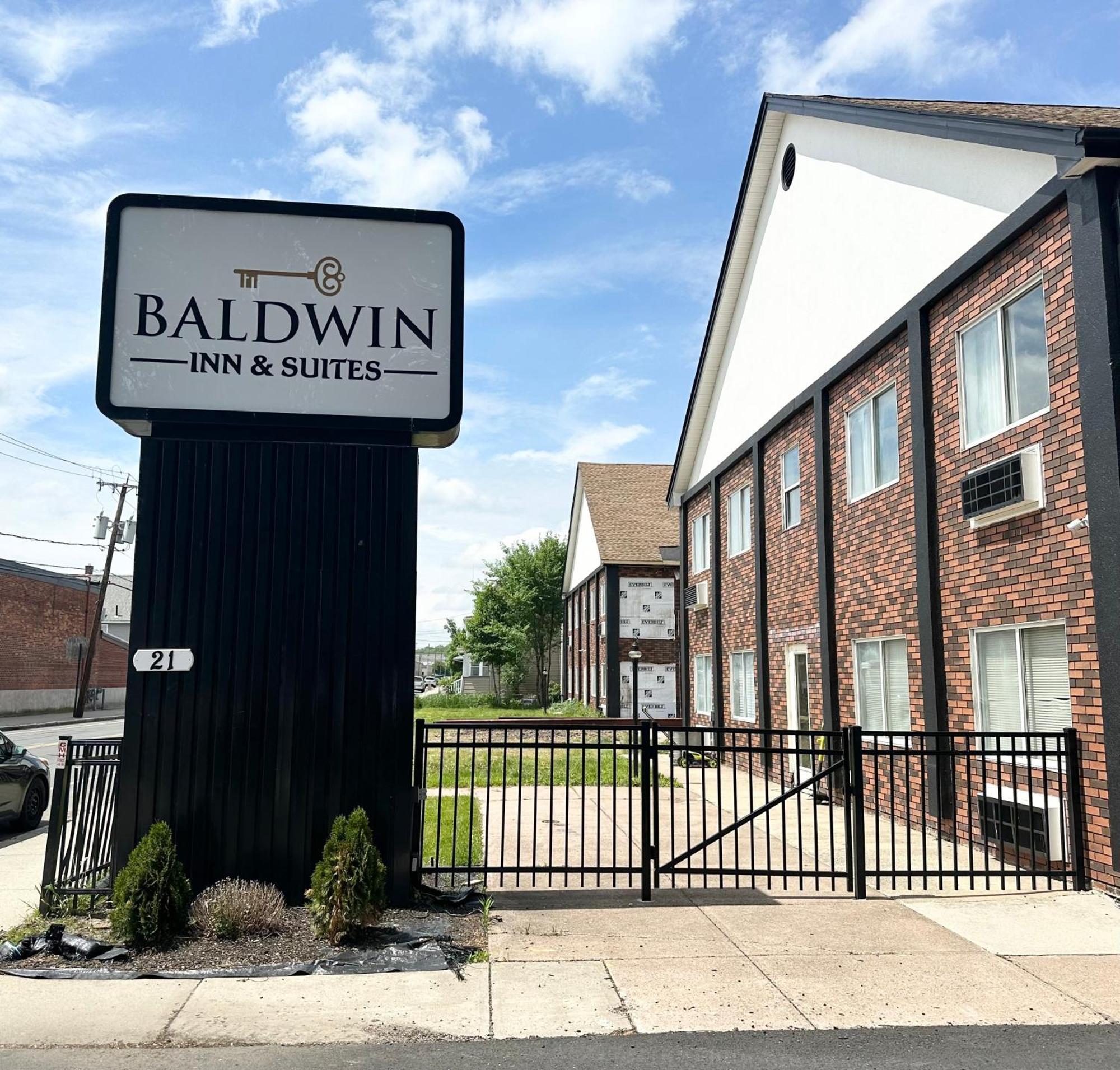 Baldwin Inn And Suites West Springfield Exterior foto